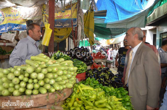  محافظ كفر الشيخ يتسوق من سوق ميت علوان -اليوم السابع -5 -2015