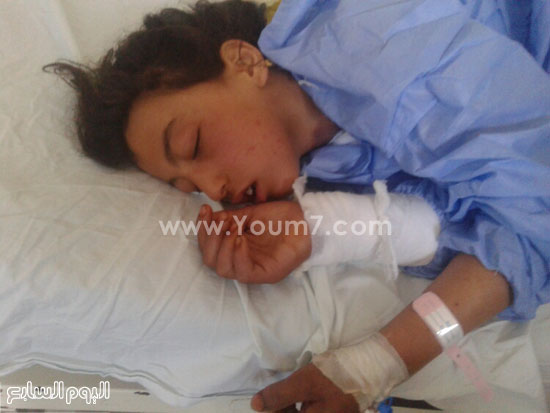 	الطفلة أثناء تواجدها بالمستشفى -اليوم السابع -5 -2015