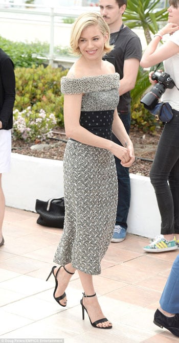 سيينا ميلر بأحد أهم تصميمات دار أزياء 