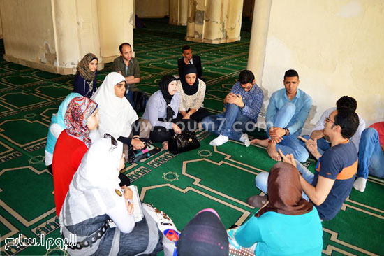 تفاعل الطلاب مع المحاضرين الشباب بمسجد الحاكم بأمر الله -اليوم السابع -5 -2015