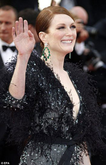 جوليان مور تحيى الحضور  -اليوم السابع -5 -2015