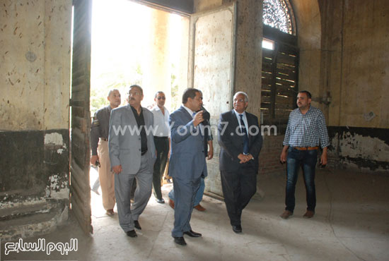 الدكتور جلال مصطفى سعيد محافظ القاهرة  داخل قصر الأمير عمر طوسون بشبرا -اليوم السابع -5 -2015