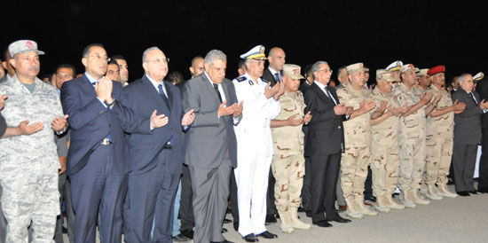 رئيس الوزراء ووزير الدفاع وعدد من رجال القوات المسلحة والوزراء  -اليوم السابع -5 -2015
