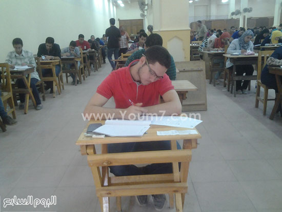طلاب هندسة عين شمس خلال لجان الامتحانات -اليوم السابع -5 -2015