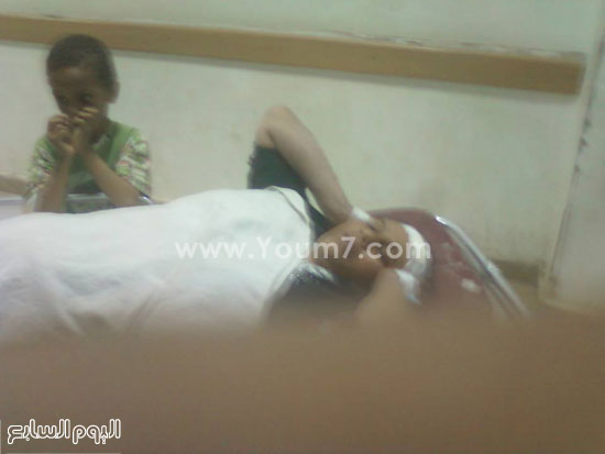 	 إحدى المصابات داخل مستشفى الخارجة العام  -اليوم السابع -5 -2015
