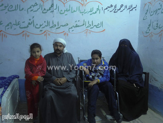 	أسرة الطفل محمد تناشد المسئولين لإنقاذ ابنها  -اليوم السابع -5 -2015