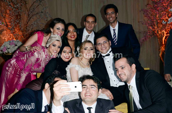 Selfie مع العروسين  -اليوم السابع -5 -2015