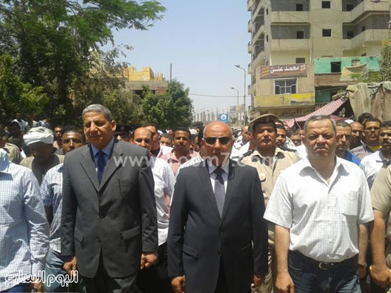 مدير الأمن وعدد من القيادات التنفيذية للمحافظة  -اليوم السابع -5 -2015