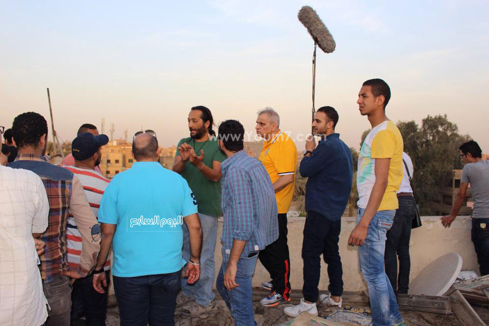 3 أحمد السبكى والمخرج حسين المنباوى أثناء التصوير -اليوم السابع -5 -2015