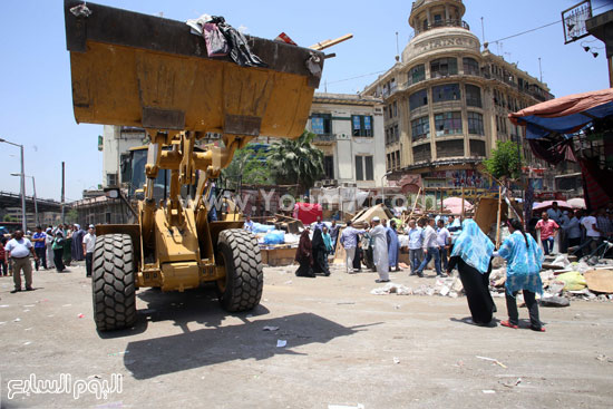 	اللودر يقوم بأعمال الإزالة بشارع الجيش -اليوم السابع -5 -2015