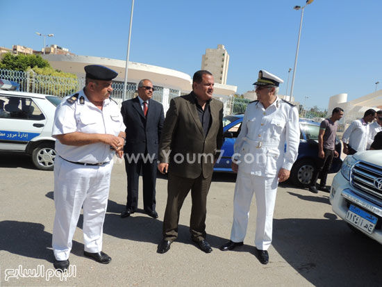 مدير أمن مطروح ومدير إدارة المرور خلال الإشراف الحملة -اليوم السابع -5 -2015