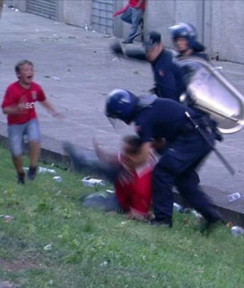 لحظات قاسية على الابن -اليوم السابع -5 -2015