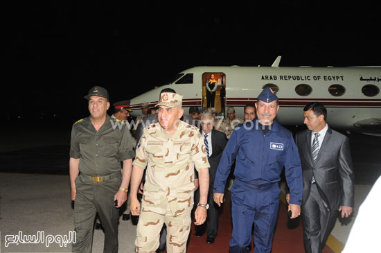 القائد العام للقوات المسلحة يعود إلى القاهرة بعد زيارة ناجحة إلى الصين والإمارات  -اليوم السابع -5 -2015