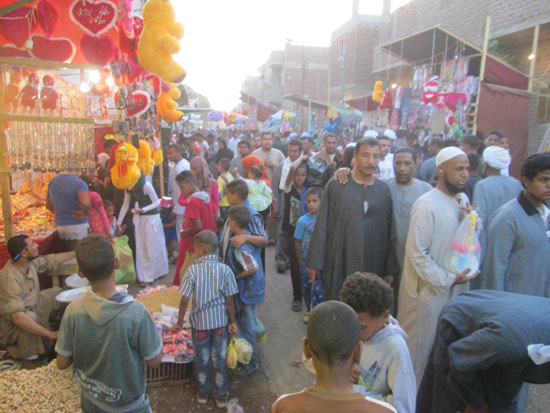احتفالات المواطنين بمولد العشى جنوب الأقصر -اليوم السابع -5 -2015