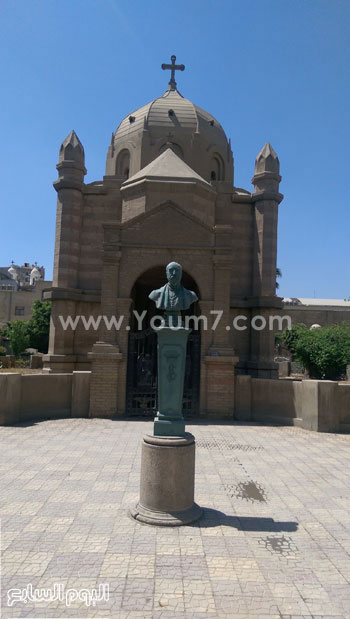   تمثال للسكاكينى باشا مؤسس مقابر الروم الكاثوليك -اليوم السابع -5 -2015