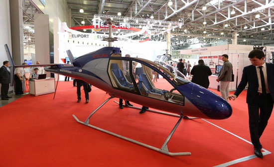 إحدى طائرات الهليكوبتر مزودجة المقاعد فى المعرض روسية الصنع  -اليوم السابع -5 -2015