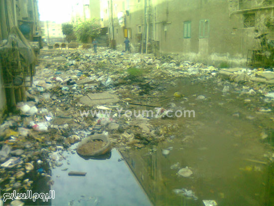 المياه الملوثة والقمامة تنذر بكارثة للأهالى  -اليوم السابع -5 -2015
