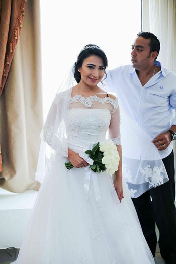 	مصفف الشعر سعيد حافظ يختار للعروس تاج الرأس  -اليوم السابع -5 -2015