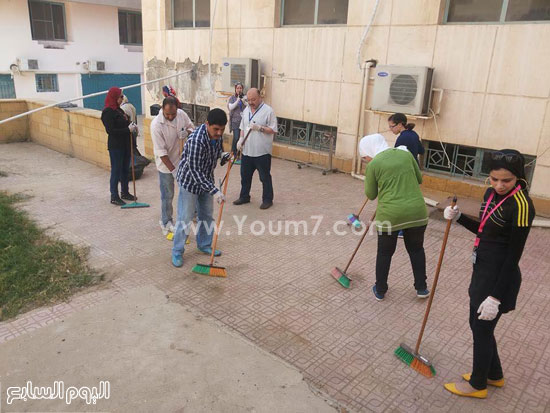 وكيل وزارة الصحة يتقدم حملة النظافة  -اليوم السابع -5 -2015