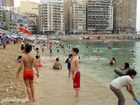 الأطفال على شواطىء الإسكندرية  -اليوم السابع -5 -2015