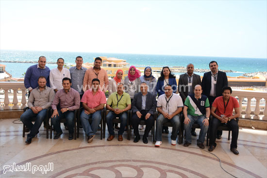 صورة جماعية للمشاركين فى الورشة  -اليوم السابع -5 -2015