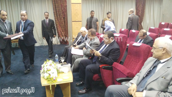  وزير الاستثمار بشركة الإسكندرية للحاويات -اليوم السابع -5 -2015