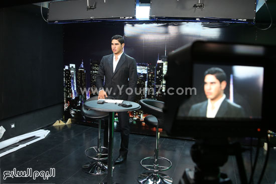 أبو هشيمة أمام إحدى الكاميرات فى استوديو اليوم السابع -اليوم السابع -5 -2015