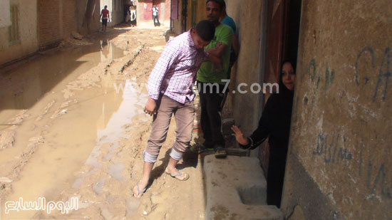 9-	سيدة تستغيث من تسريب مياه الصرف إلى داخل منزلها -اليوم السابع -5 -2015