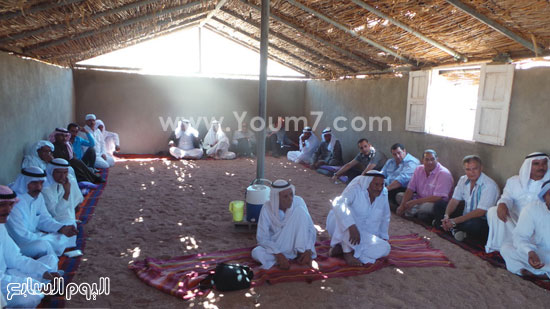 مشايخ البدو أثناء إلقاء تعهد بحراسة الوديان  -اليوم السابع -5 -2015