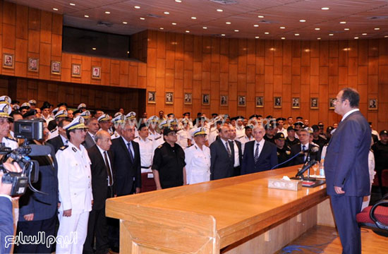 	وزير الداخلية يلتقى الضباط والأفراد -اليوم السابع -5 -2015