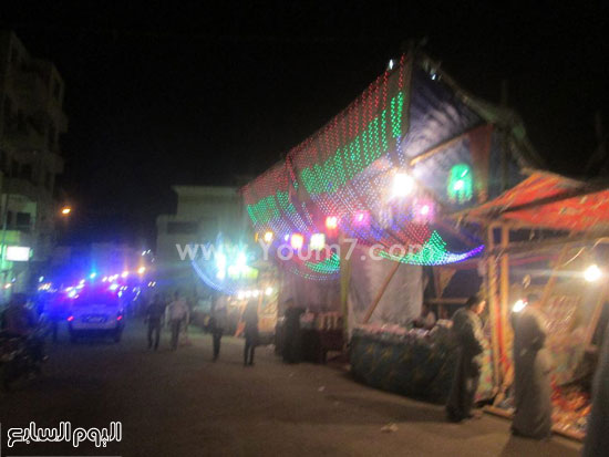  احتفالات ليلية للمواطنين بمحيط المسجد -اليوم السابع -5 -2015