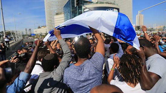 	جانب من مسيرة اليهود السود وسط تل أبيب -اليوم السابع -5 -2015