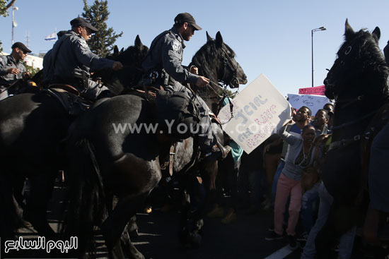 	الشرطة الاسرائيلية تستخدم الاحصنة فى قمع المتظاهرين  -اليوم السابع -5 -2015