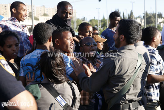 	اشتباكات بين الشرطة والمتظاهرين  -اليوم السابع -5 -2015