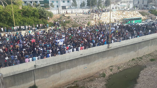 المتظاهرون يغلقون أحد الجسور الرئيسية فى تل أبيب  -اليوم السابع -5 -2015