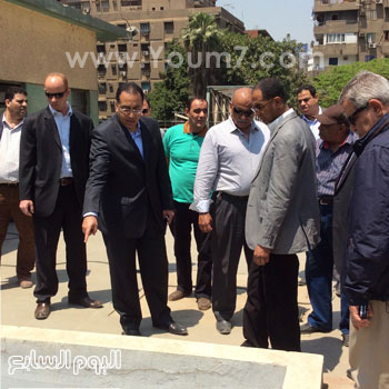 وزير الإسكان يوجه رئيس محطة مياه الجيزة للاهتمام بالآبار -اليوم السابع -5 -2015
