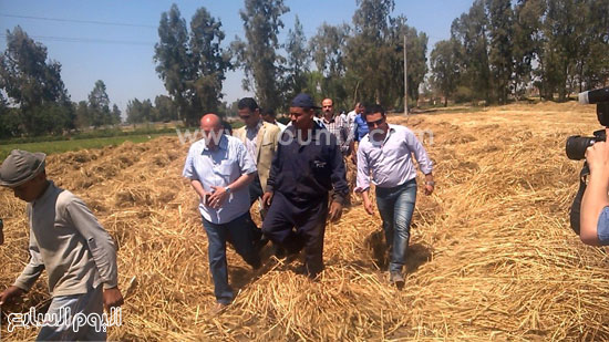 وزير الزراعة خلال جولته المفاجئة لعدة مناطق بالمحافظات -اليوم السابع -5 -2015 وزير الزراعة خلال جولته المفاجئة لعدة مناطق بالمحافظات -اليوم السابع -5 -2015