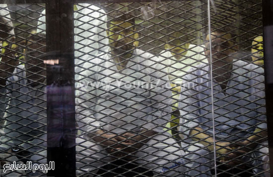 	المتهمون داخل قفص الاتهام -اليوم السابع -5 -2015