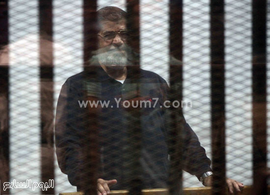  مرسى واقفا داخل القفص -اليوم السابع -5 -2015