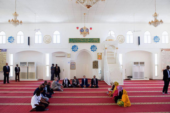 جون كيرى داخل المسجد بجيبوتى -اليوم السابع -5 -2015