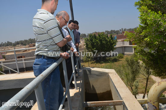 ويتابع محطة المياه بالقرية  -اليوم السابع -5 -2015