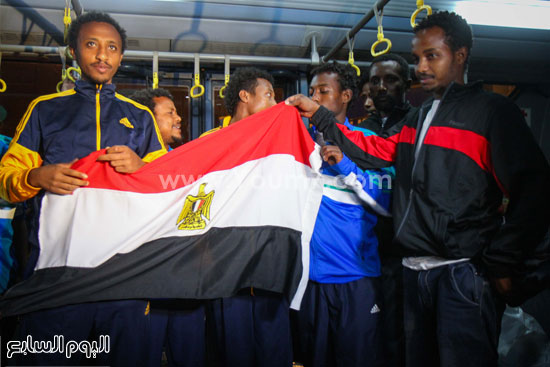  الإثيوبيين يحملون علم مصر -اليوم السابع -5 -2015
