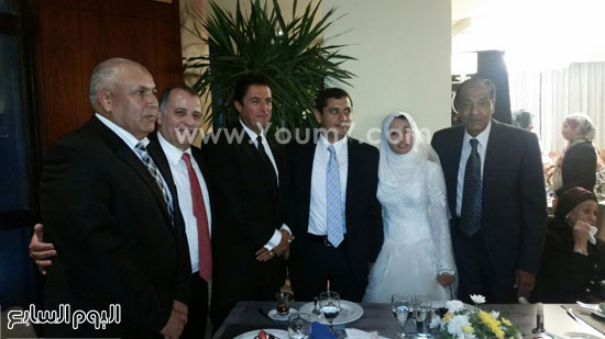 المشير طنطاوى واللواء محمد الكشكى مع العروسين -اليوم السابع -5 -2015