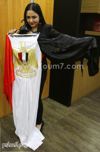 إيمان أيوب ترتدى علم مصر أثناء تكريمها -اليوم السابع -5 -2015