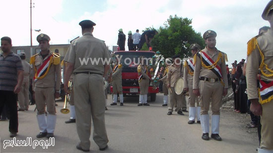 جانب من تشييع جنازة الشهيد بكفر الدوار -اليوم السابع -5 -2015