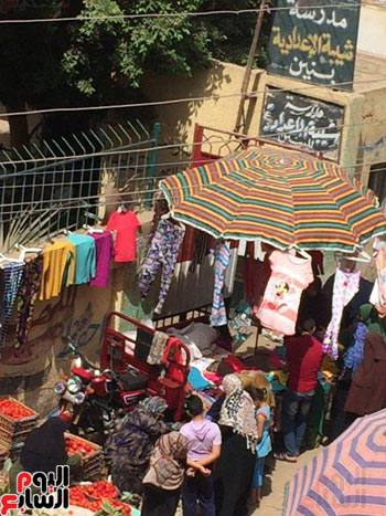 سوق بجوار مدرسه فى قريه شيبه النكرايه (1)