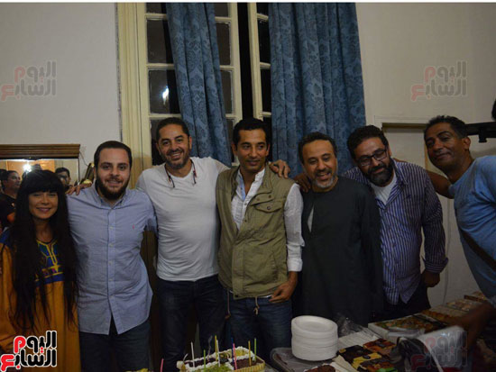 عمرو سعد وأحمد شفيق يحتفلان بعيد ميلاد أنور صادق الصباح (5)