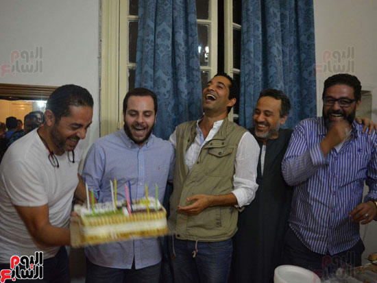 عمرو سعد وأحمد شفيق يحتفلان بعيد ميلاد أنور صادق الصباح (7)