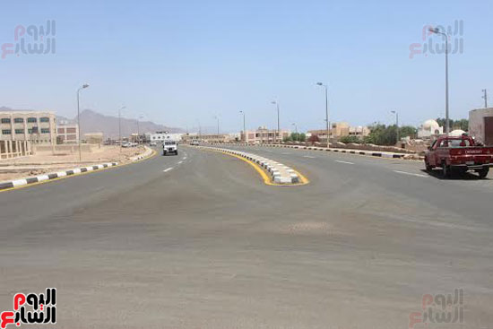 محافظ جنوب سيناء يتفقد وحدة التراخيص الجديدة وسكن الضباط والأفراد (5)
