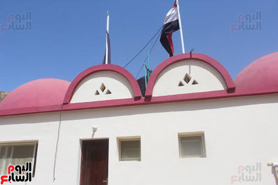 محافظ جنوب سيناء يتفقد وحدة التراخيص الجديدة وسكن الضباط والأفراد (6)